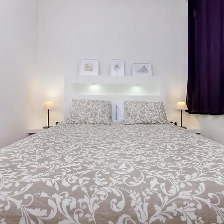 Bhost - Luna De San Lorenzo *